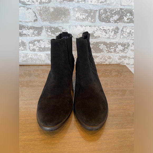 Like New Franco Fortini Darcie Black Suede Booties SZ 9.5 - Picture 7 of 9